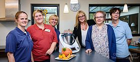 Susanne Kind (Krankenschwester), Nadine Luig (Hauswirtschafterin), Andrea Kolberg (Krankenschwester), Martina Hesse (Ltr. Gesch.-stelle Heessen der Sparkasse Hamm), Regina Lorenz (Ltr. Stat. Hospiz "Am Roten Läppchen"), Gaby Klitsch (Krankenschwester)