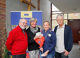Spendenübergabe Straßenfest Akazienallee