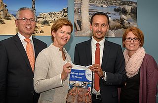 Spendenübergabe im Büro des Stadtkämmerers Markus Kreuz