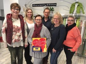 Die Veranstalterinnen des 2. Bockumer Lichterfestes zusammen mit Claudia Köck-Buggina (re) und Marion Kleditzsch (Li)