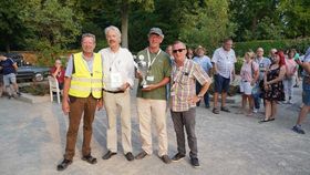 Gesamtsieger Auto: Bernd Honermeyer (2. v. li) und Dr. Egbert Ostermann (2. v. re.) mit Paul Blätgen (li) und Rolf Marschner vom Rallye-Orgateam